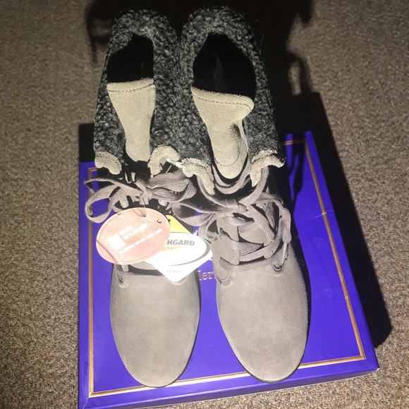 🆕 White Mountain {KOKO} Suede Wedge Heel Faux Fur Lined Booties - Picture 3 of 15